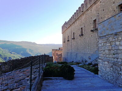 Castillo de Montalbano Elicona