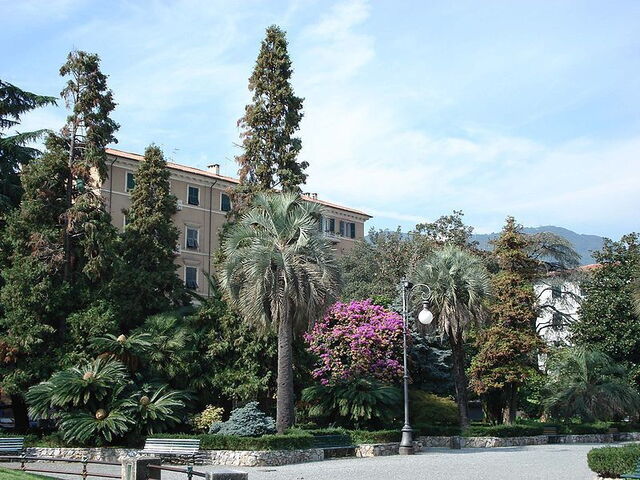 Paseo maritimo y jardines públicos