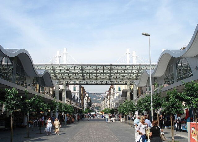 Piazza Cavar en La Spezia