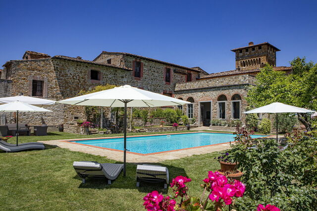 Castello Di Cafaggio, exterior