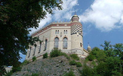 Rochetta Mattei, exterior