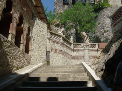 Rochetta Mattei, escaleras