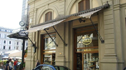 Caffè Gilli, exterior