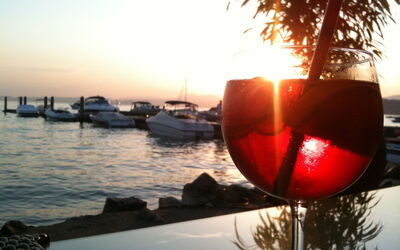Mirando sobre el lago de Garda