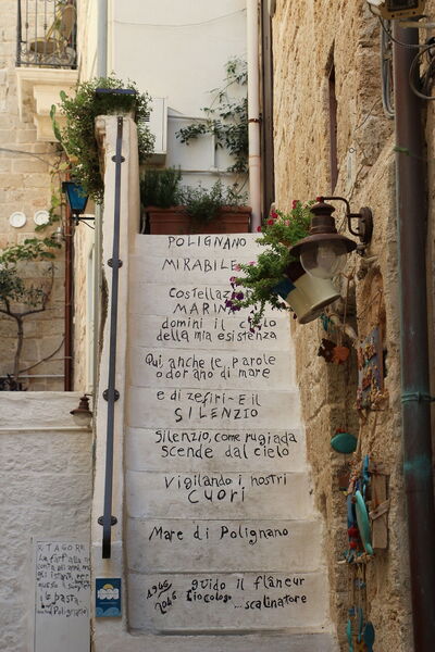 Poesía, Polignano a Mare