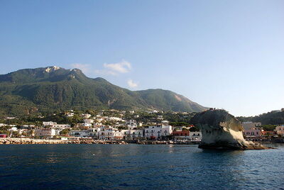 Mount Epomeo en la isla de Ischia
