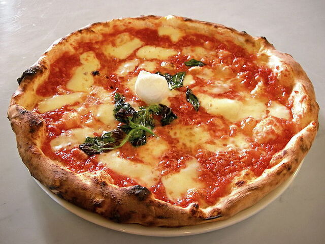 Pizza tradicional Napolintana