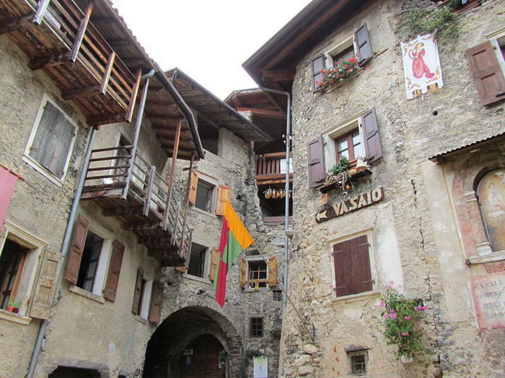 Dir jase A Canale Di Tenno En Un Fabuloso D a De Excursi n
