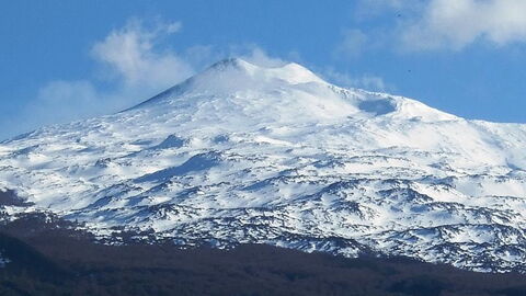 La nieve que cubre el monte Etna
