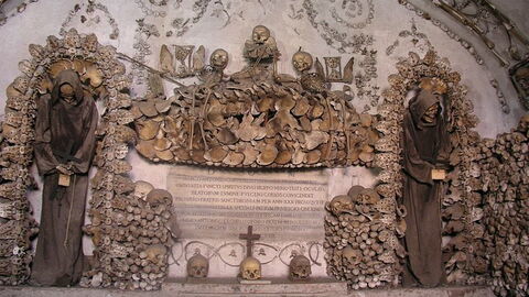 Altar en la Cripta de Santa Maria della Concezione