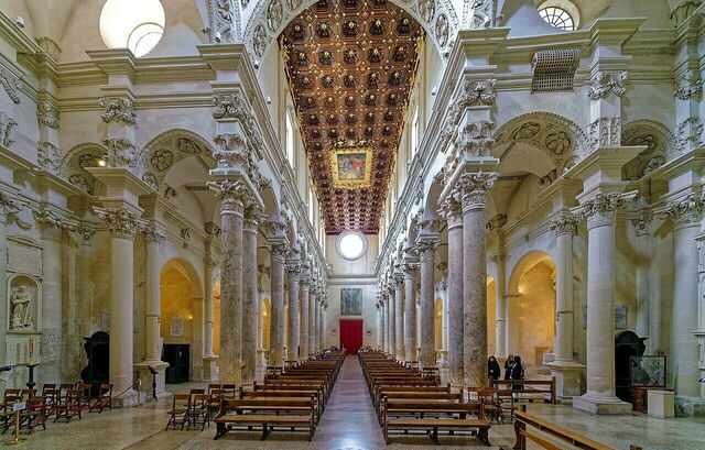 Basilica de Santa Croce, interior