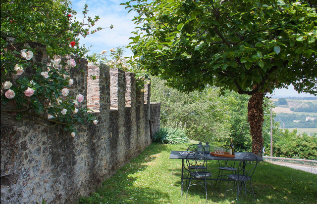 Castello Di Magnano, terrenos