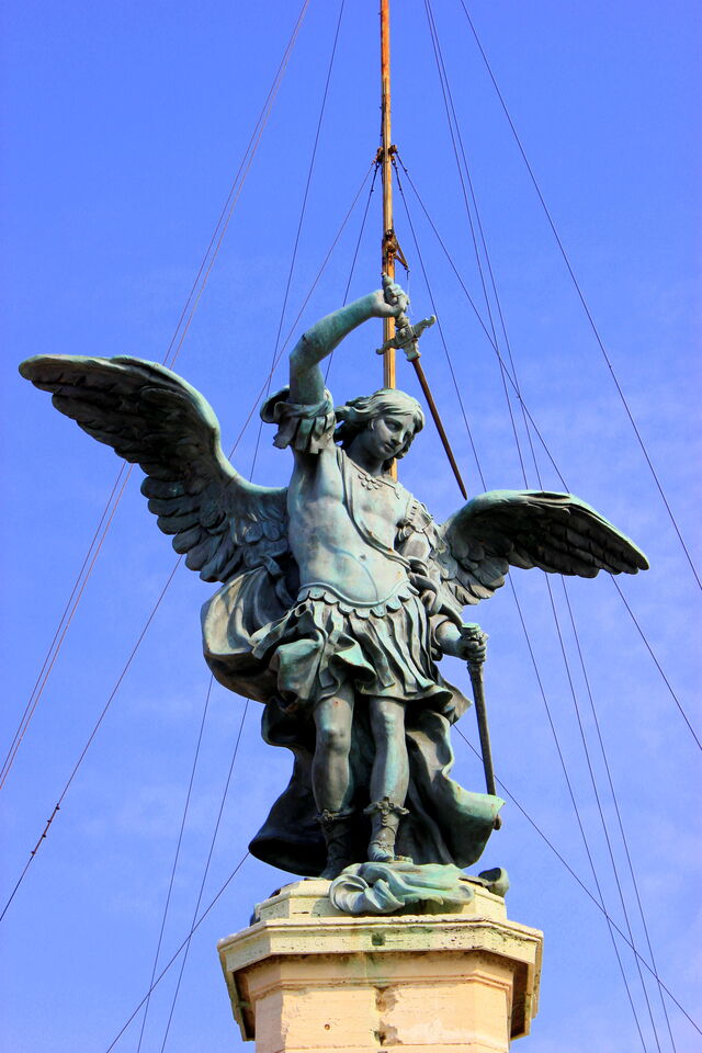Estatua del Archangel Michael