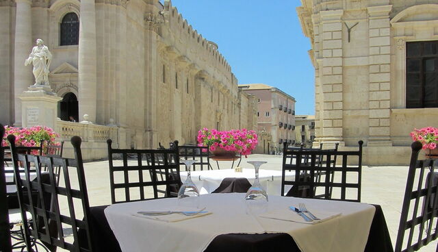 Comiendo en Siracusa