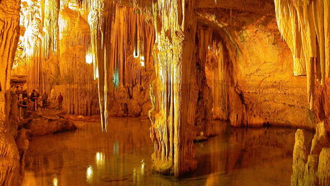 Gruta de Neptuno, interior