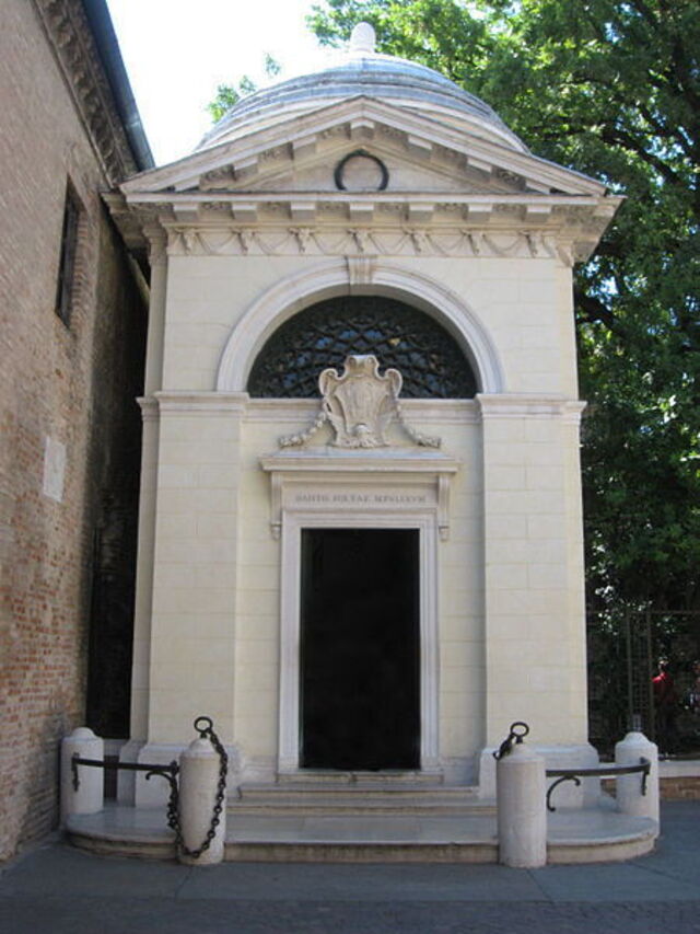 La tumba de Dante en Rávena