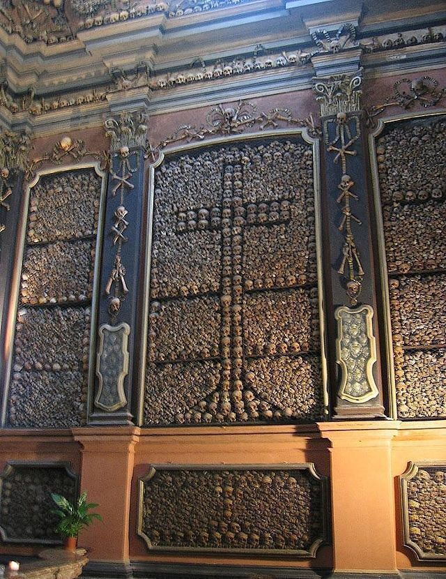 Iglesia de huesos en Milán