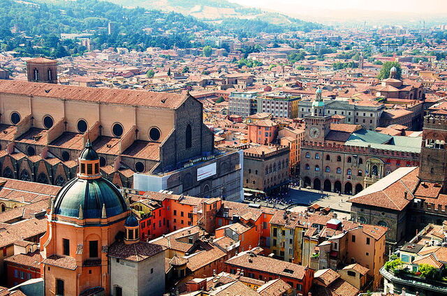 Vista de Piazza Maggiore en Bologna