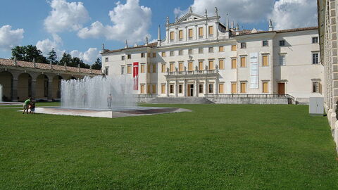 Villa Manin, fachada