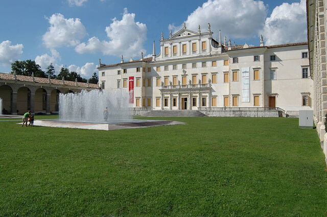 Villa Manin, fachada