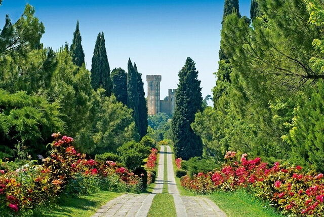 Parco Giardino Sigurtà, Camino de las Rosas
