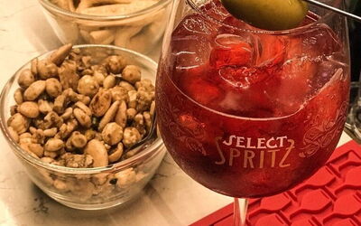 Disfrutando de un spritz en Venecia