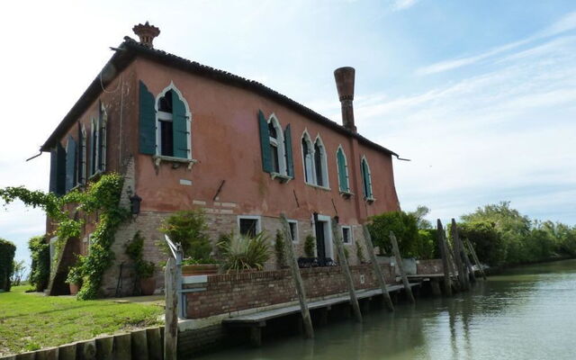 San Giovanni, exterior