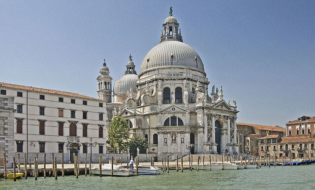 Basílica de Santa María en el Gran Canal