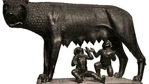 Escultura de Rómulo y Remo mamando