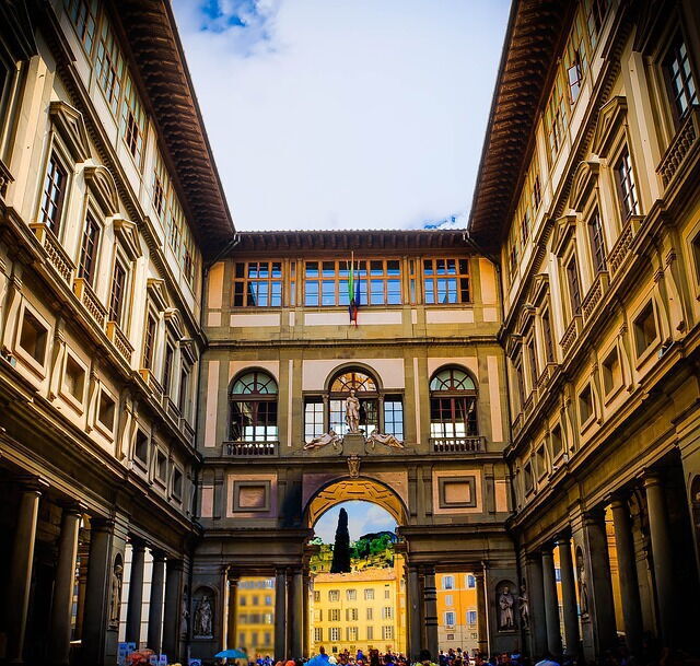 Patio interior de la galería de los Uffizi