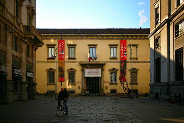 Biblioteca Ambrosiana, fachada principal