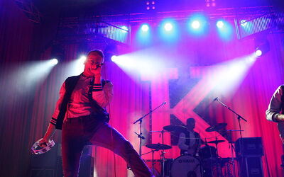 Kraftklub, a Rock Im Ring cabeza de cartel, tocando en vivo