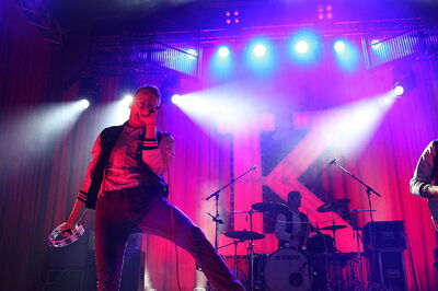 Kraftklub, a Rock Im Ring cabeza de cartel, tocando en vivo