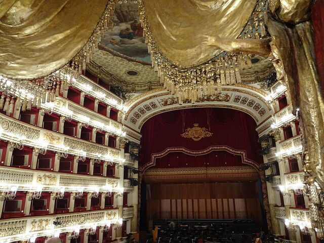 Escenario de San Carlo Opera