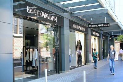 Una Tienda Armani