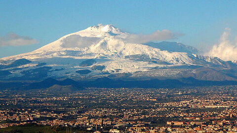 Vista del Monte Etna mirando Cantania