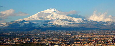 Vista del Monte Etna mirando Cantania