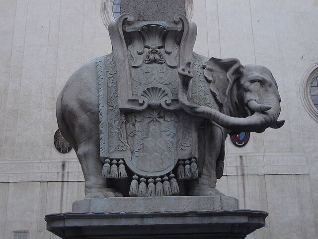 Elefante y Obelisco