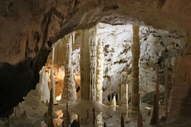 Cuevas cerca de Genga