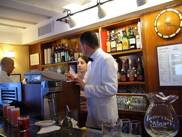 Harry's Bar, Venecia, interior