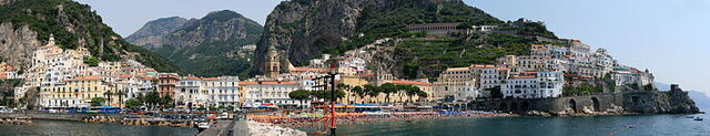 Ciudad costera de Amalfi
