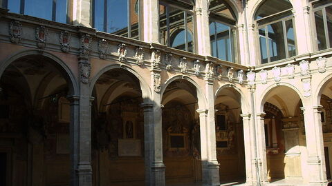 Archiginnasio de Bolonia, Patio