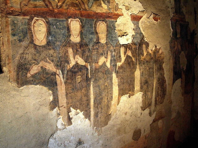 Monjas sin rostro del Monasterio de Torba