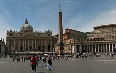 Plaza de San Pedro en la ciudad del Vaticano