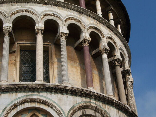 Torre inclinada, detalle