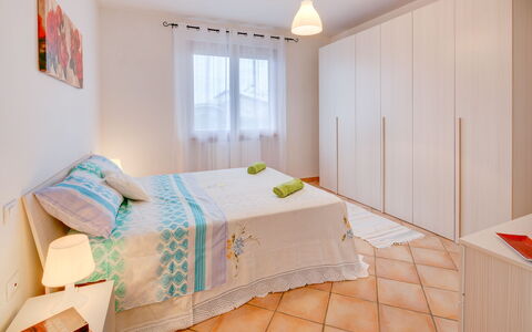 La Casina Del Canneto: Habitación, Habitación, Cama, Propiedad, Mueble, Sábana, Diseño De Interiores, Marco De La Cama, Bienes Raíces, Lecho