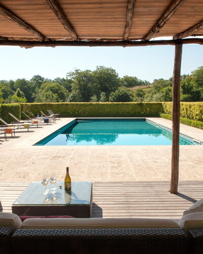 Casale Porano: Piscina, Propiedad, Casa, Bienes Raíces, Ocio, Edificio, Sombra, Casa, Pérgola, Patio
