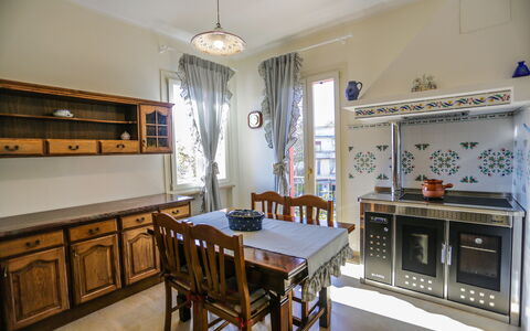 Antonietta: Habitación, Propiedad, Mueble, Edificio, Bienes Raíces, Diseño De Interiores, Casa, Casa, Cocina, Gabinetes
