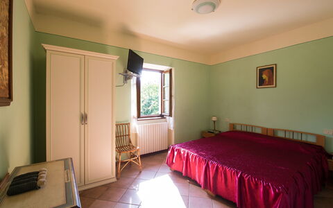 Il Palazzetto: Habitación, Habitación, Propiedad, Mueble, Cama, Edificio, Sábana, Techo, Suelo, Diseño De Interiores