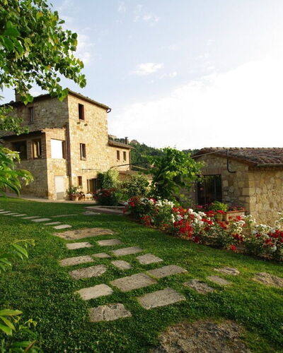 Villa Ardene: Propiedad, Casa, Cabaña, Edificio, Casa, Flor, Área Rural, Planta, Jardín, Bienes Raíces